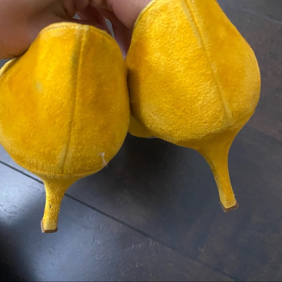Manolo Blahnik BB Yellow Suede Pumps size 39 - Picture 7 of 15